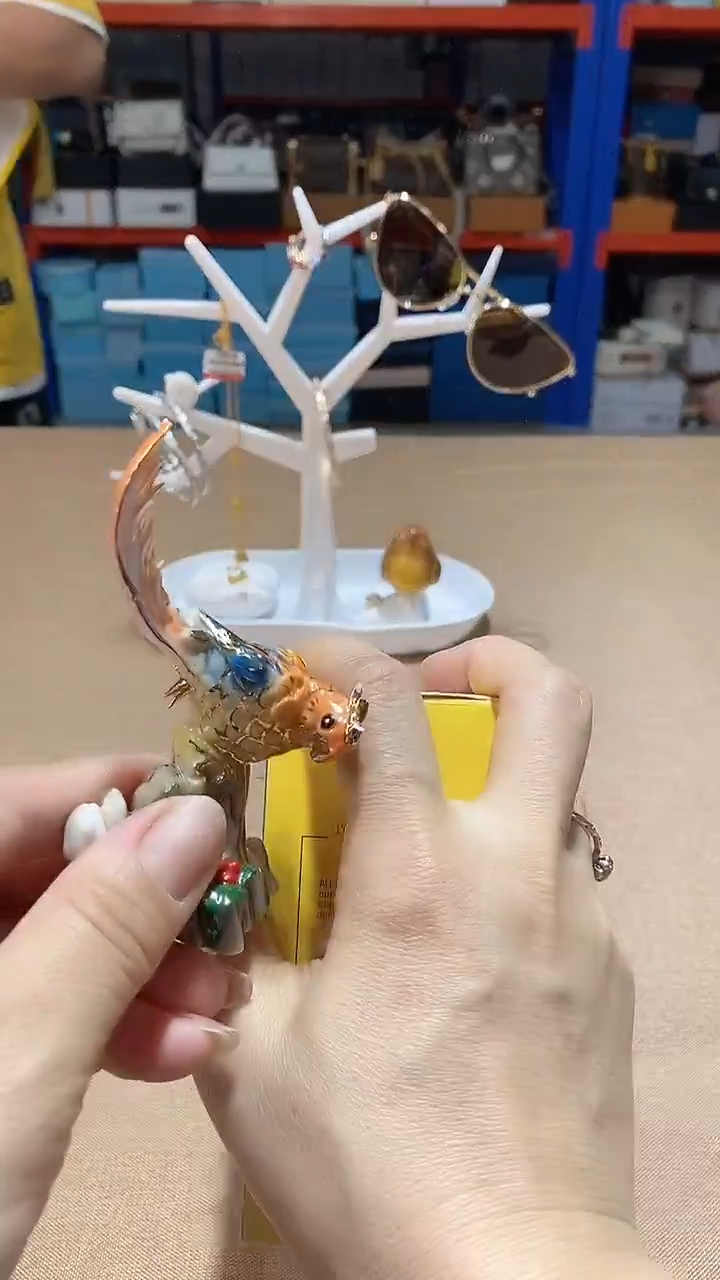 瓷片碗碟好物一件不留@@1