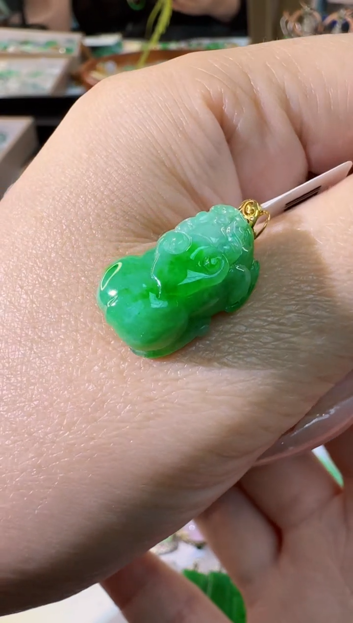 【闪购商品】翡翠颈饰18K金镶嵌缅甸翡翠A货吊坠