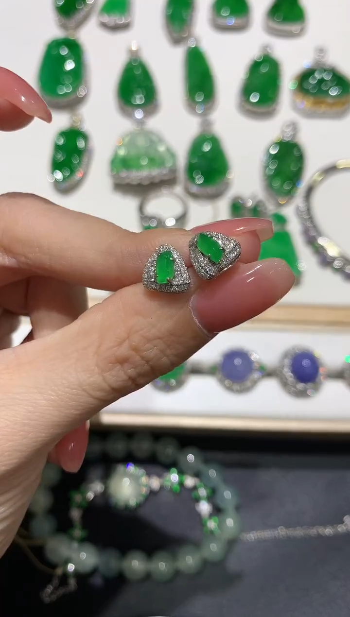 【闪购商品】翡翠吊坠(不含链)18K金镶嵌团购3