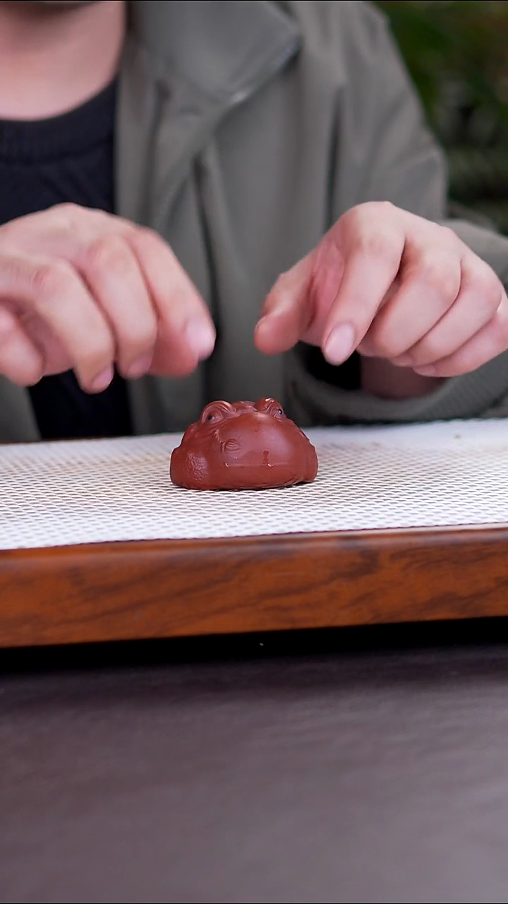 茶壶紫砂朱泥 三足金蟾小摆件