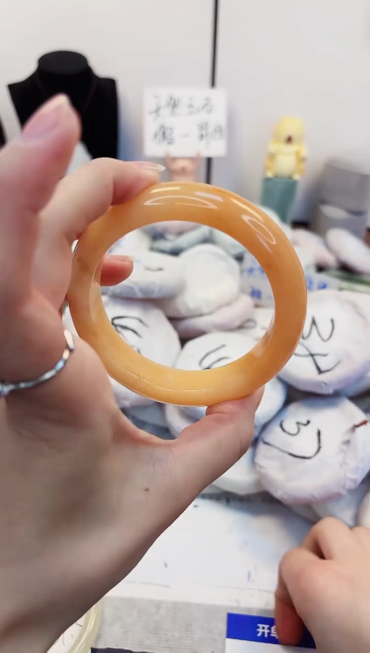 【闪购商品】石英质玉手镯未镶嵌91