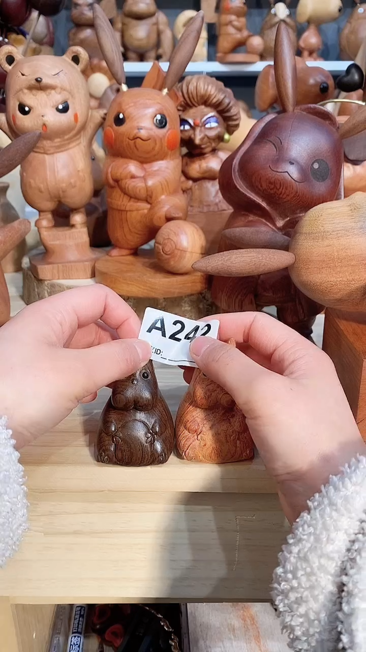 【闪购商品】木木雕摆件可爱卡通