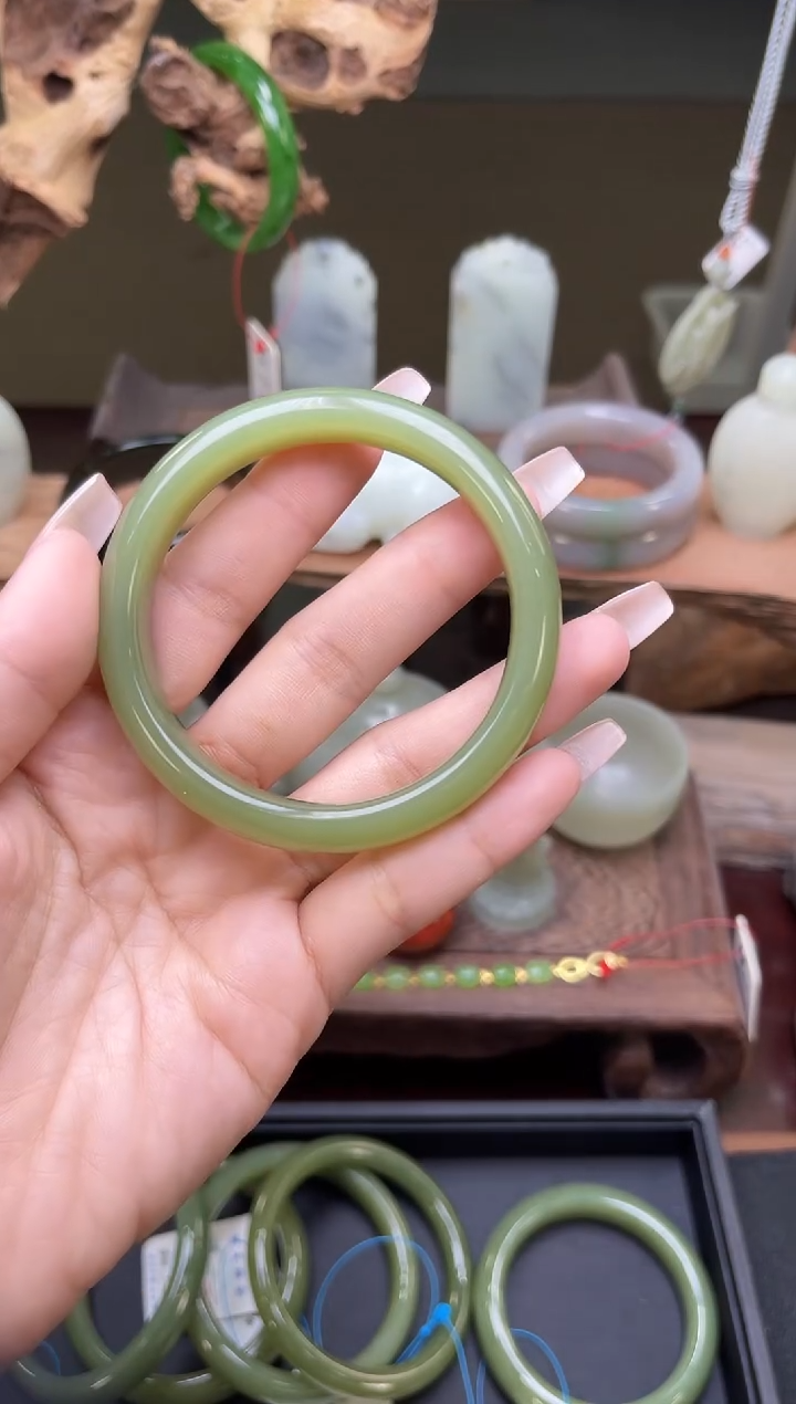 【闪购商品】和田玉手镯未镶嵌若羌青黄口 58圈