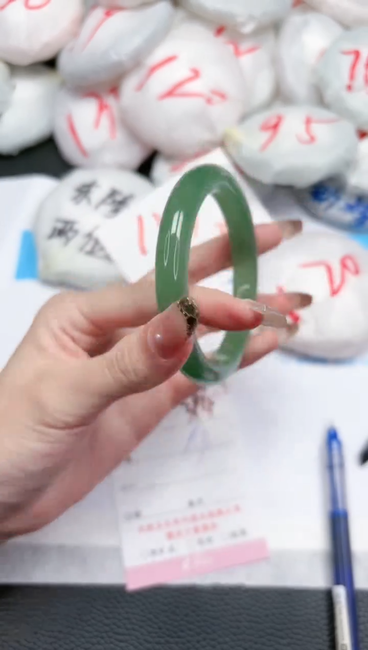 【闪购商品】石英质玉手镯未镶嵌394-60.9