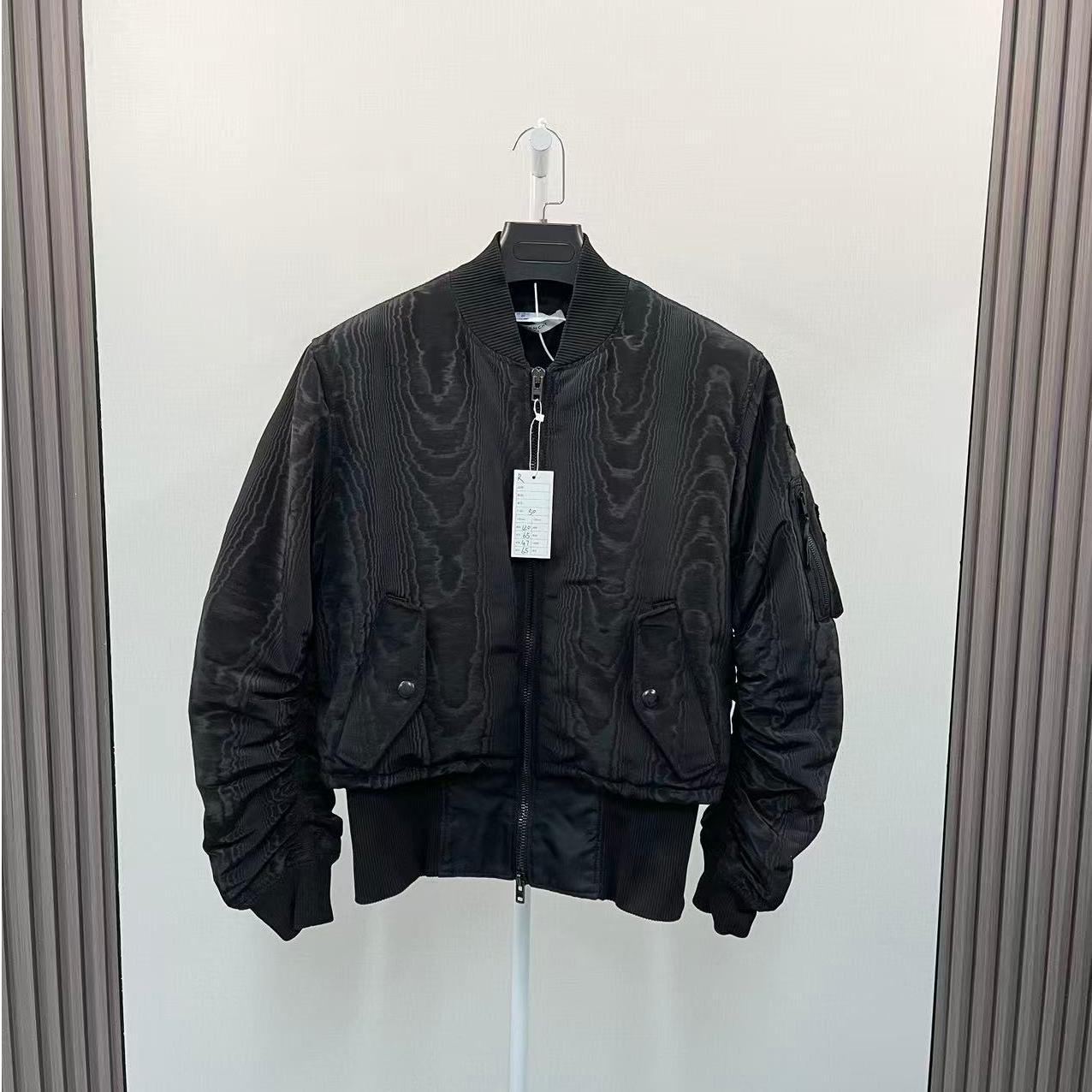 99新 Givenchy/纪梵希 /黑色手臂皮牌logo棉服夹克外套/尺码50