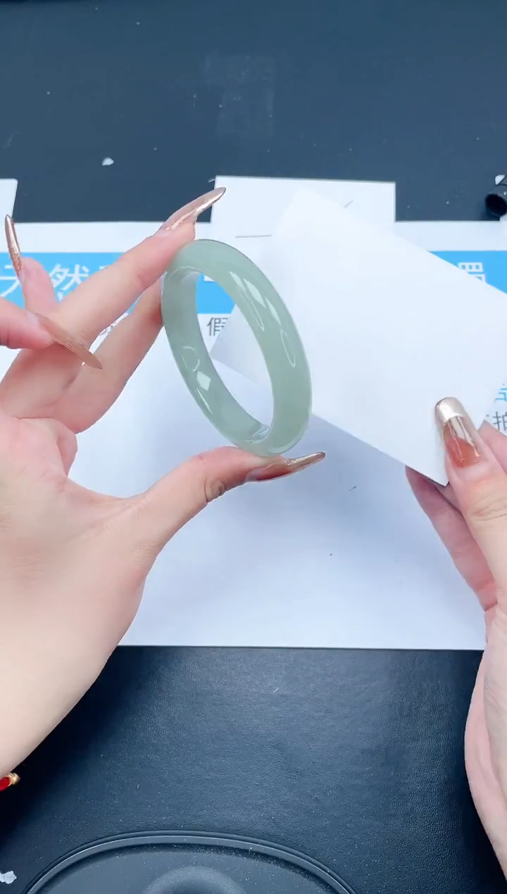 【闪购商品】石英质玉手镯未镶嵌420-