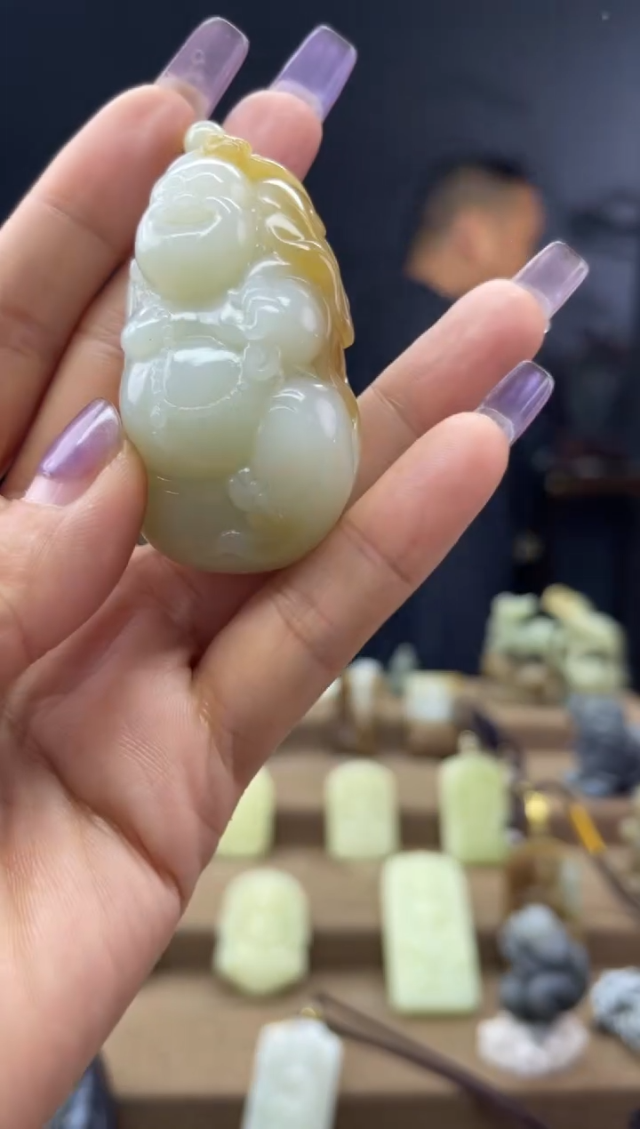 颈饰未镶嵌和田玉1