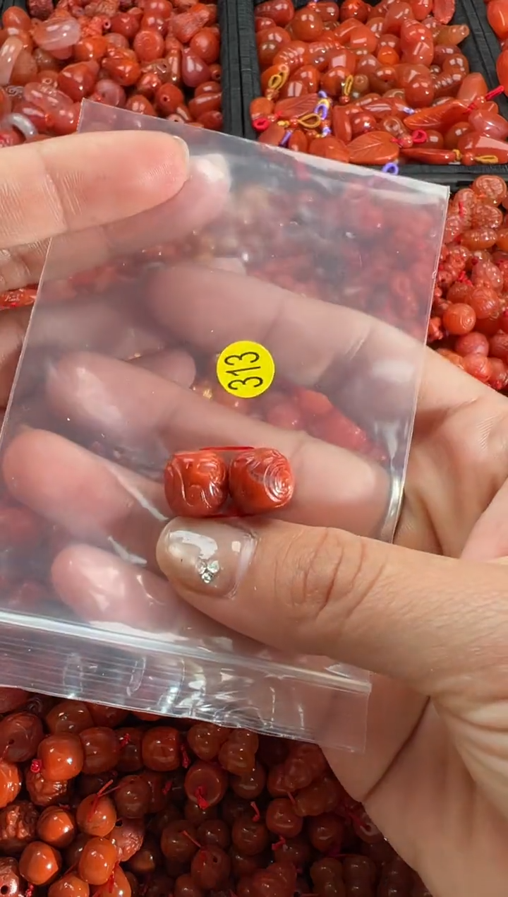 【闪购商品】南红玛瑙颈饰未镶嵌1