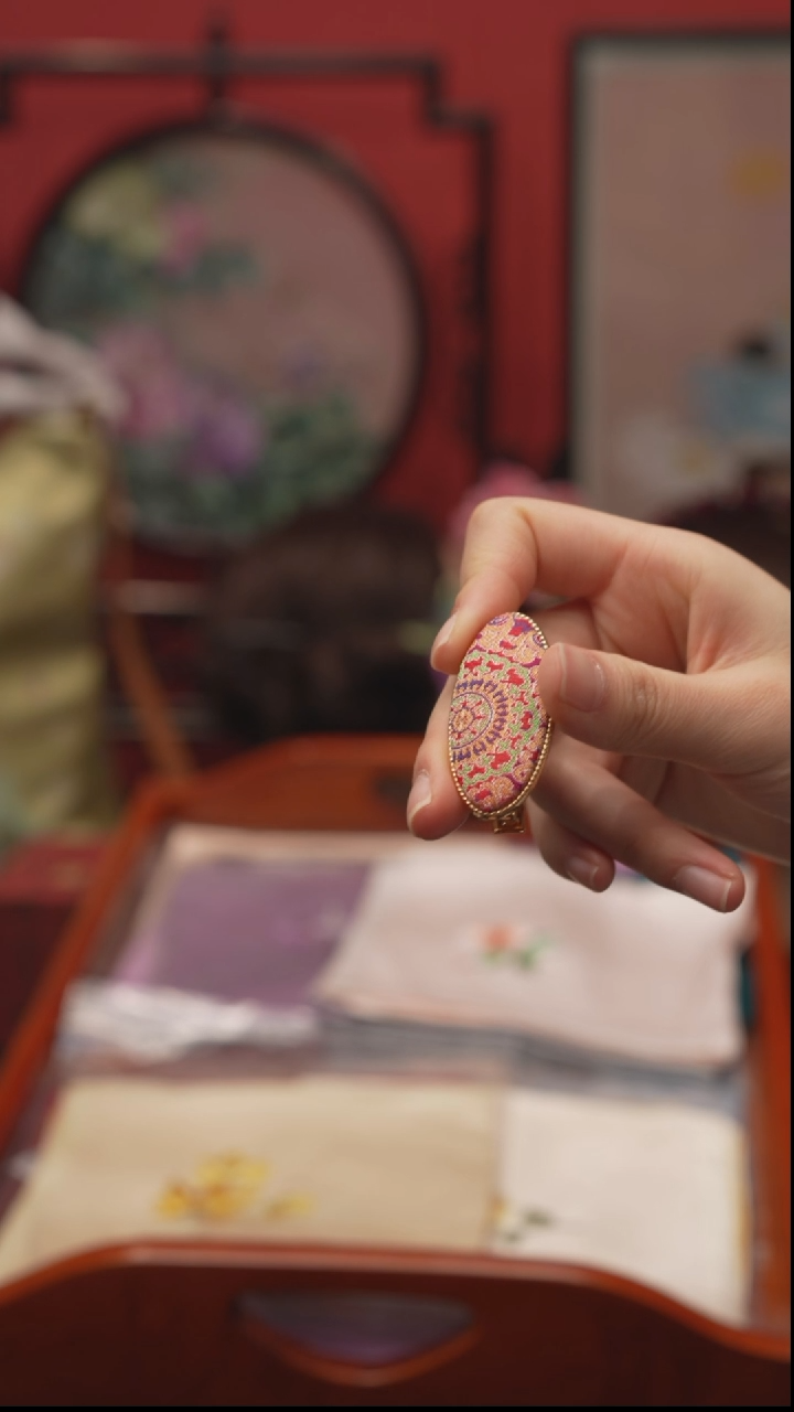 刺绣S****y非遗手工绒花饰品