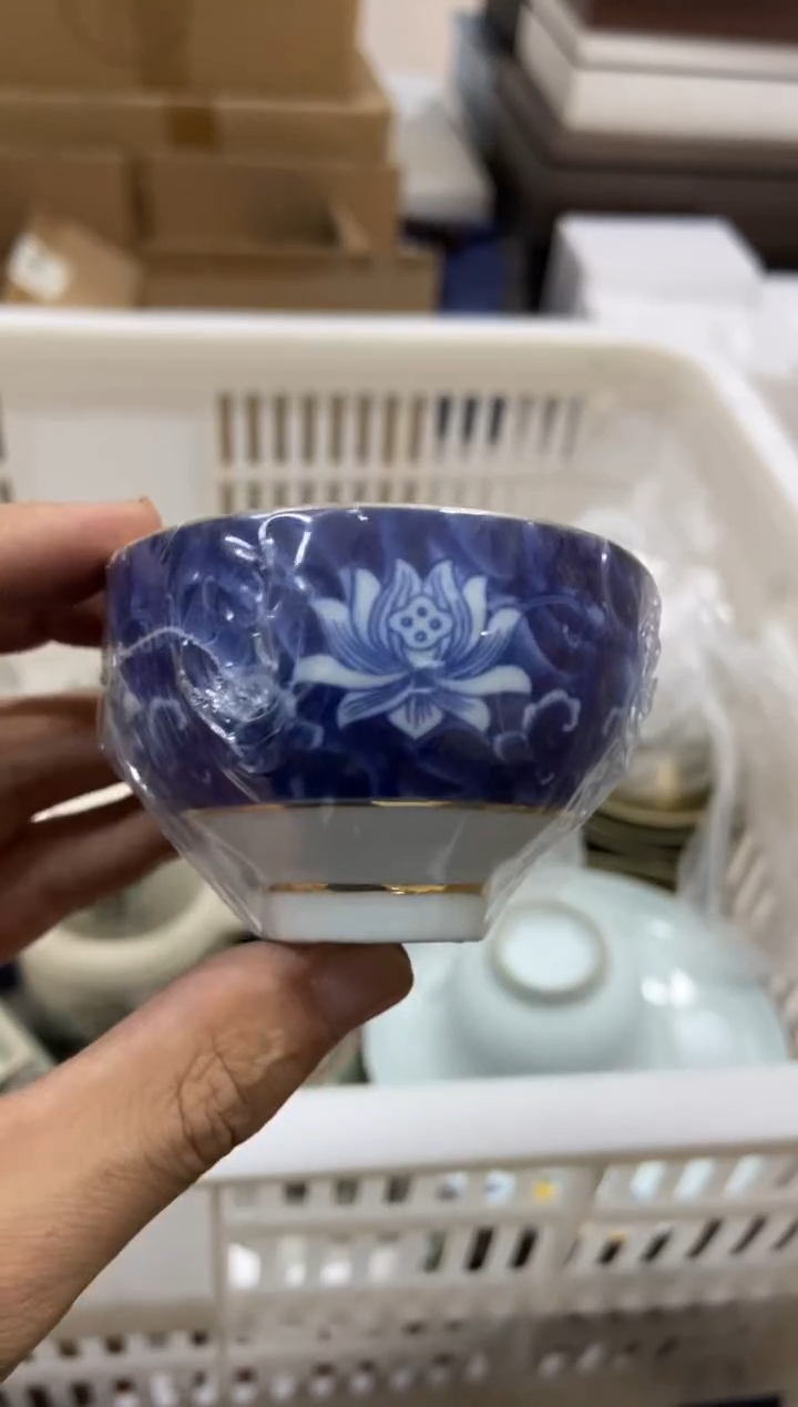 无运费险有瑕疵的摄影的产品有使用过的痕迹有点脏介意勿拍