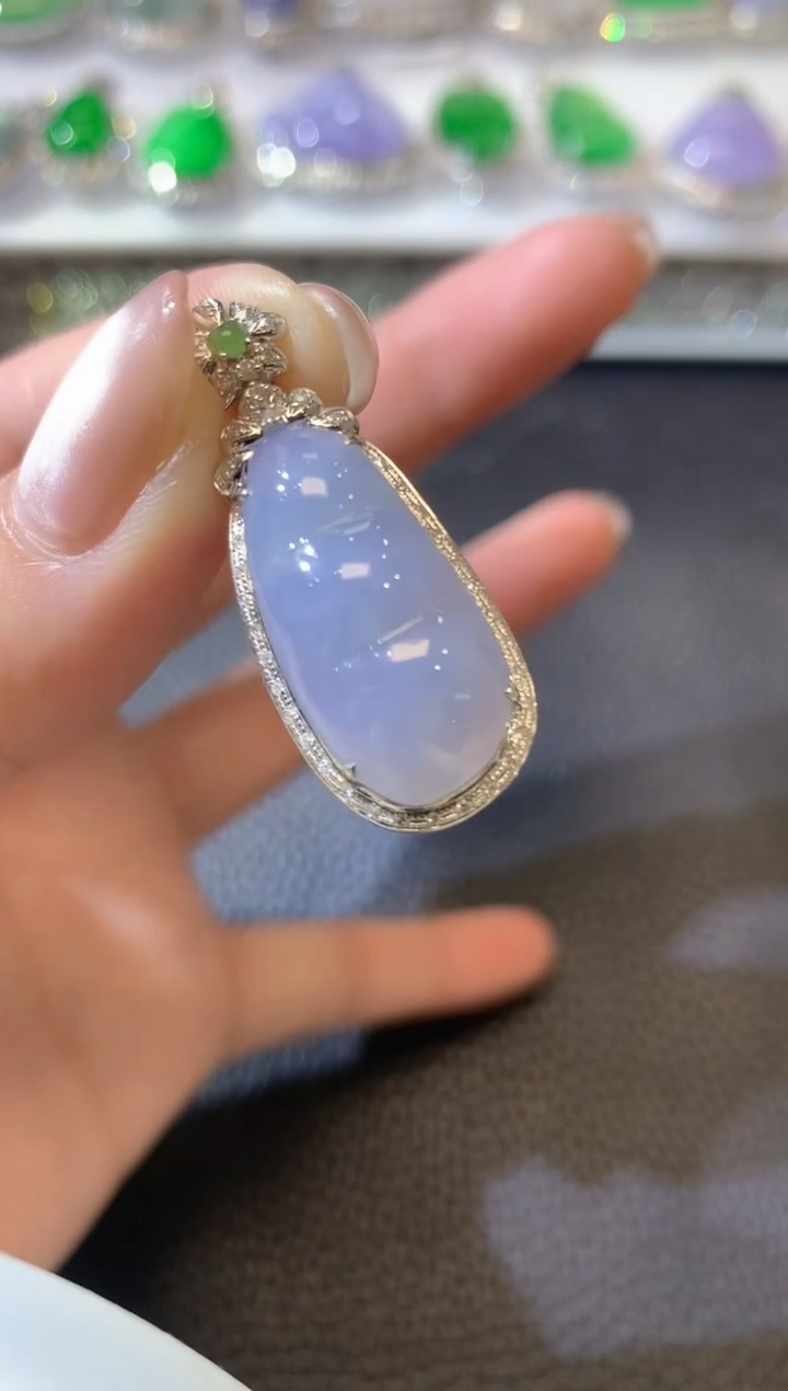 【闪购商品】翡翠吊坠(不含链)18K金镶嵌C7紫货有一定色差