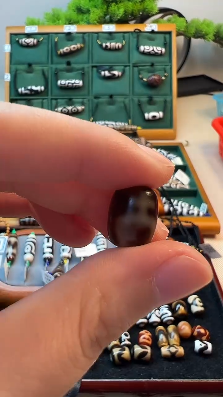 玛瑙/玉髓（覆膜）颈饰未镶嵌11微瑕