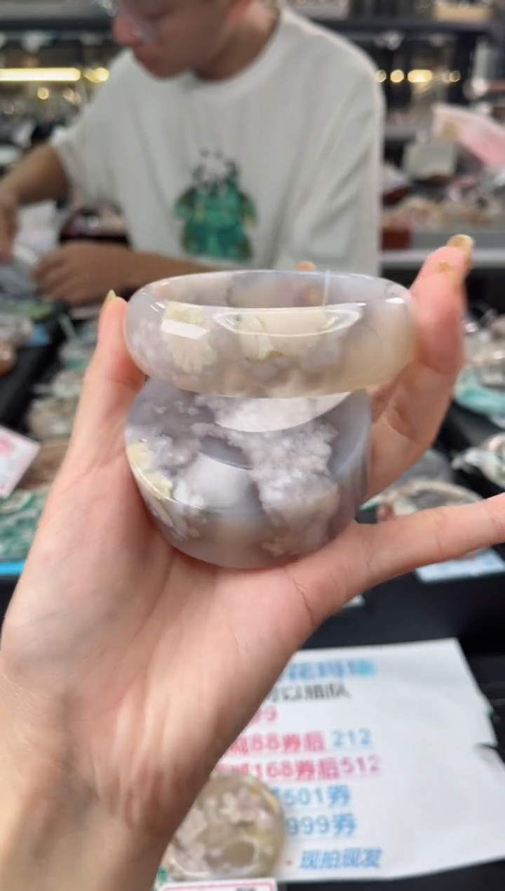 【闪购商品】石英质玉手镯未镶嵌63圈口（不退不换）1931065