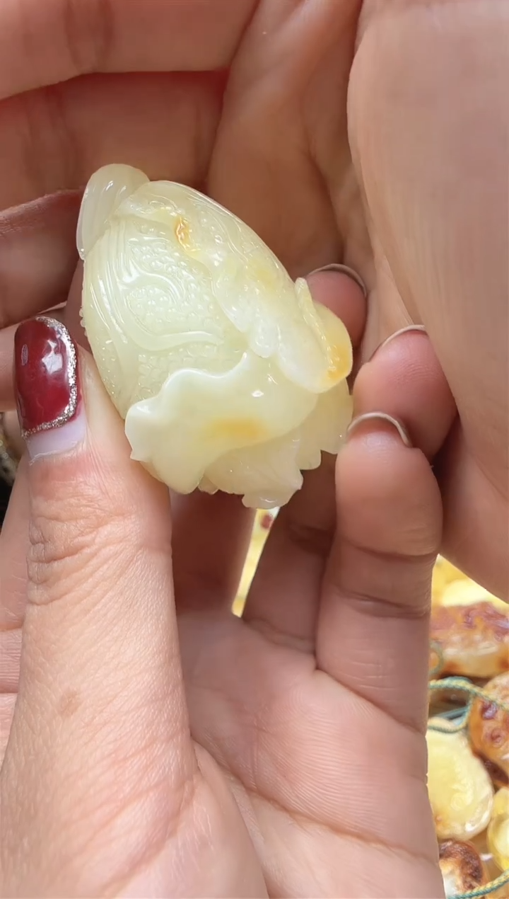 【闪购商品】琥珀裸石未镶嵌挂坠