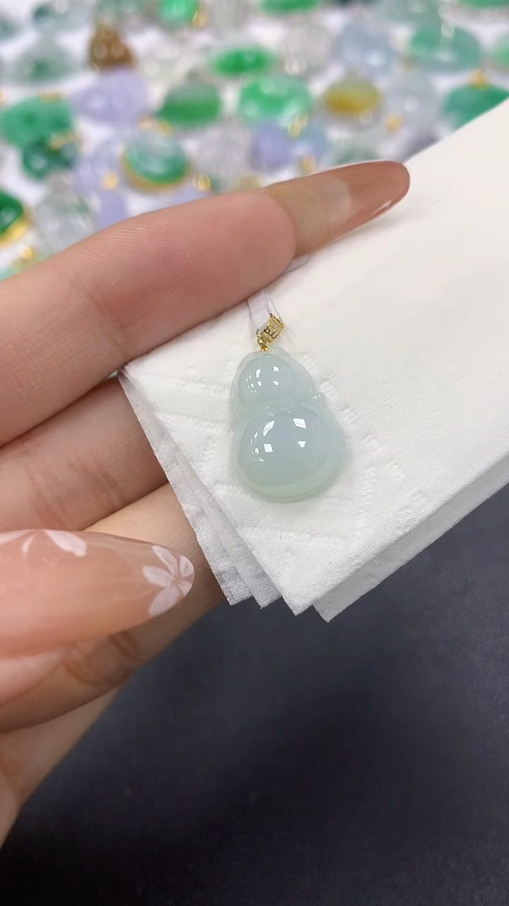 颈饰18K金镶嵌翡翠吴**贝a货支持复检百元上9元证书费自理