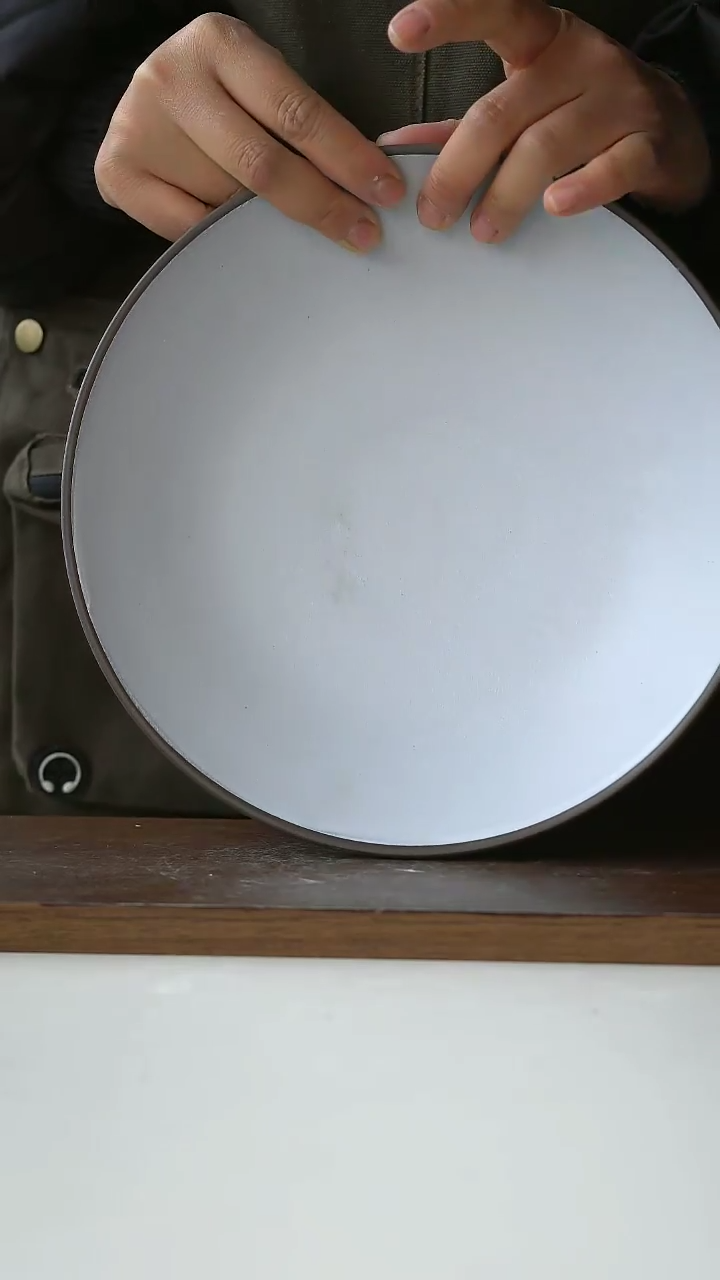 【闪购商品】陶瓷瑕疵巧克力沙拉盘20cm@4-2@