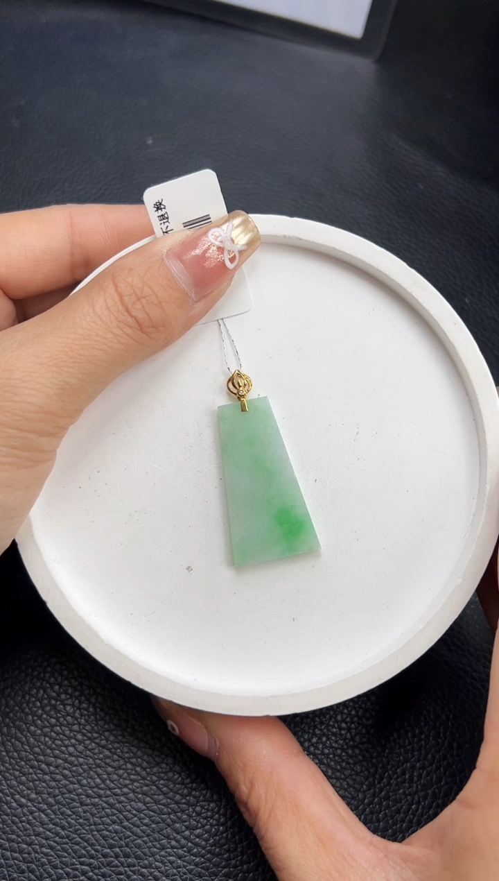 【闪购商品】翡翠颈饰18K金镶嵌YM1084-3 无事牌