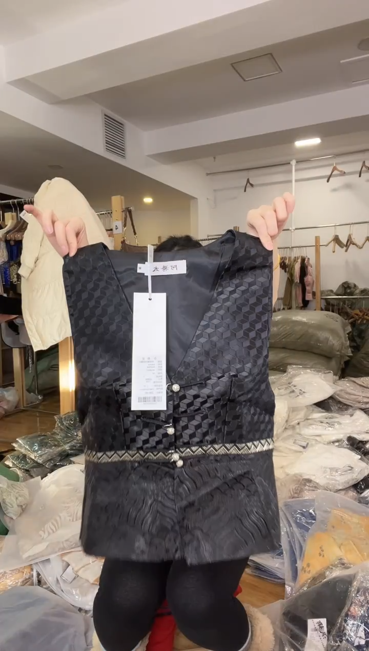 L码        105-115斤  马甲