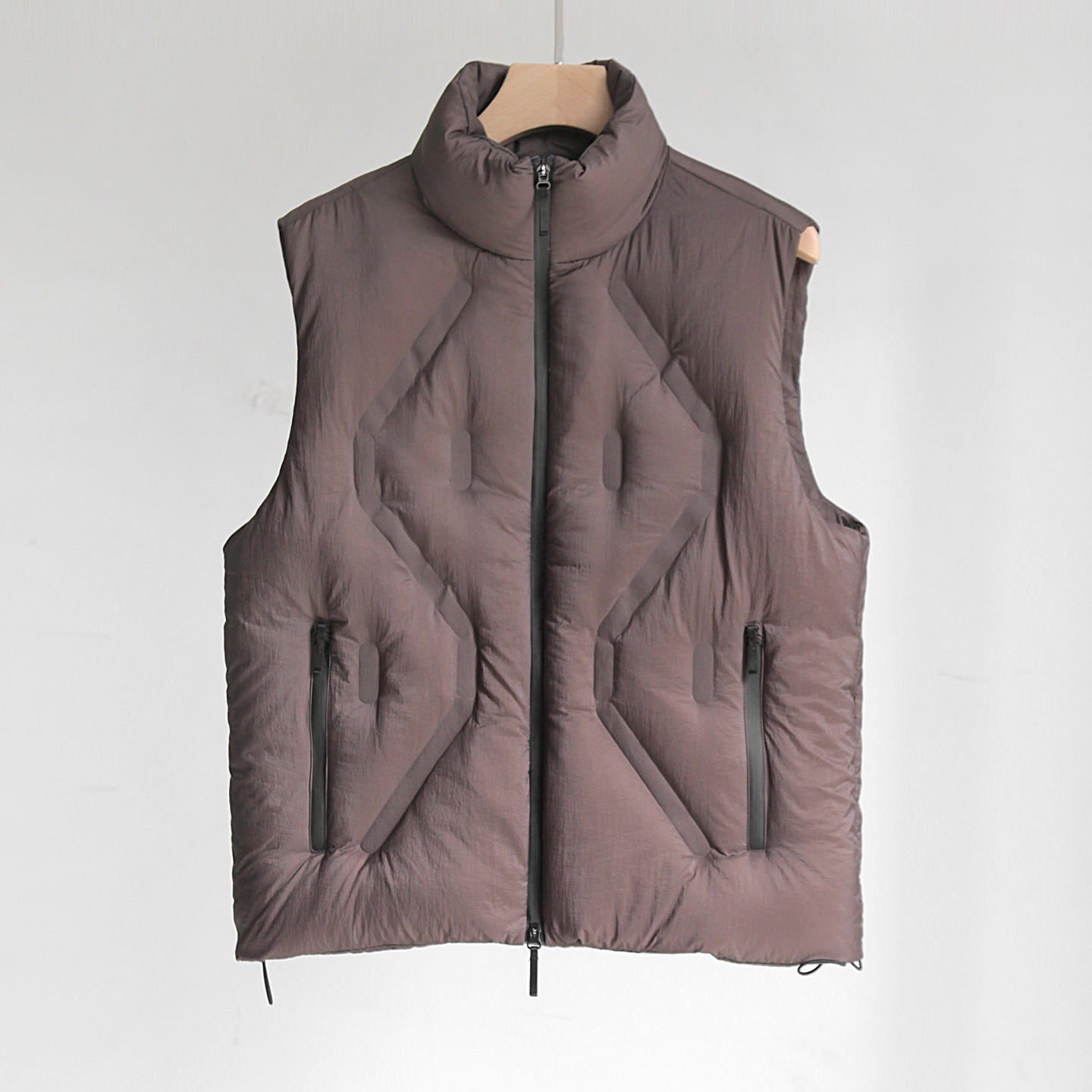 PLEATVERSE HOMME-经典马甲鹅绒经典马甲轻便羽绒服