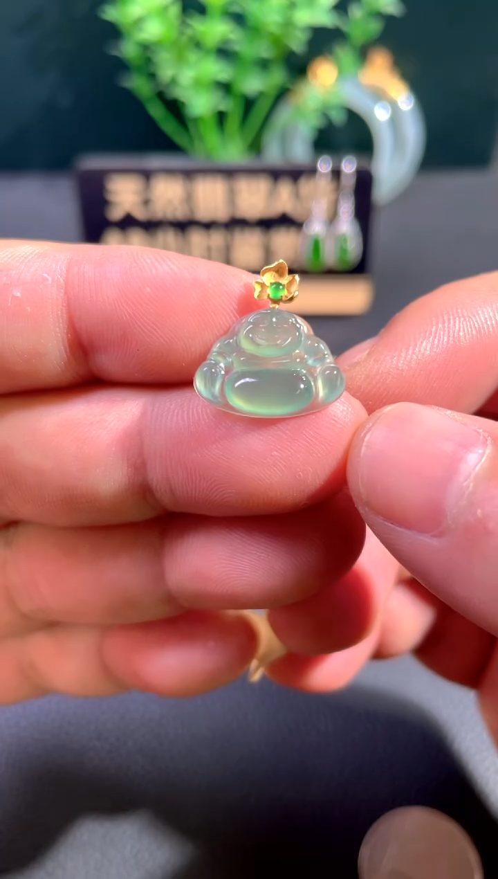 颈饰18K金镶嵌翡翠翡翠