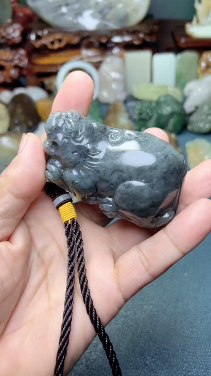 未镶嵌和田玉把件-