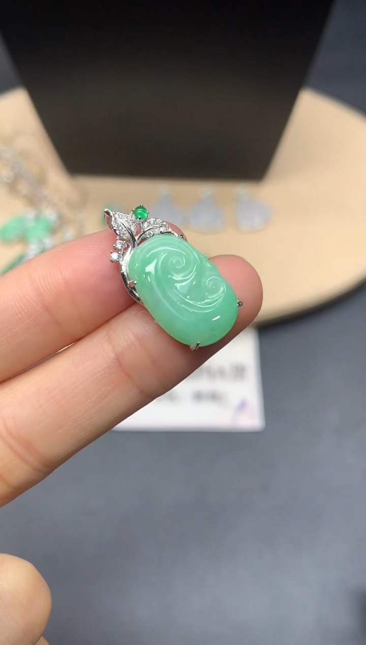 【闪购商品】翡翠吊坠(不含链)银S925镶嵌如意【多样性发其一】