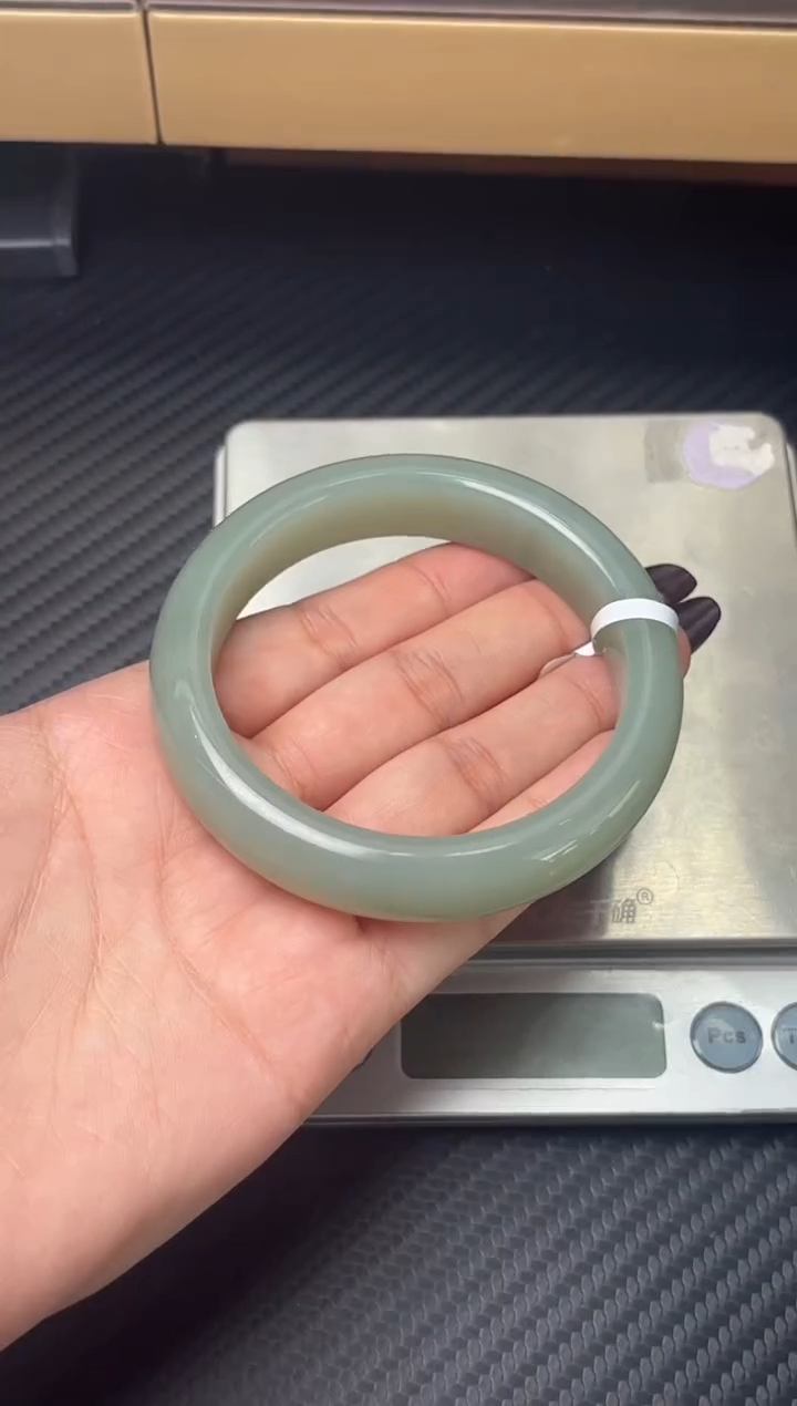 未镶嵌手镯和田玉且末近矿微色差57+m