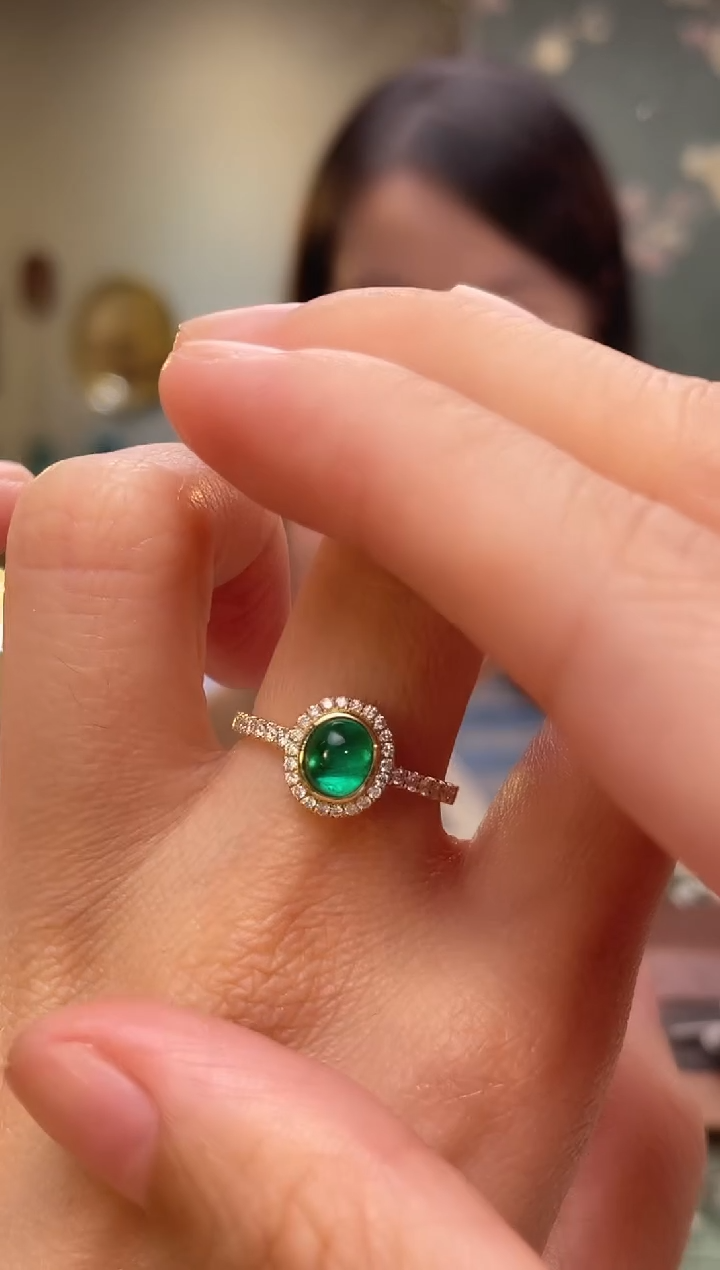 18K金镶嵌戒指祖母绿阿富汗主石：0.80ct