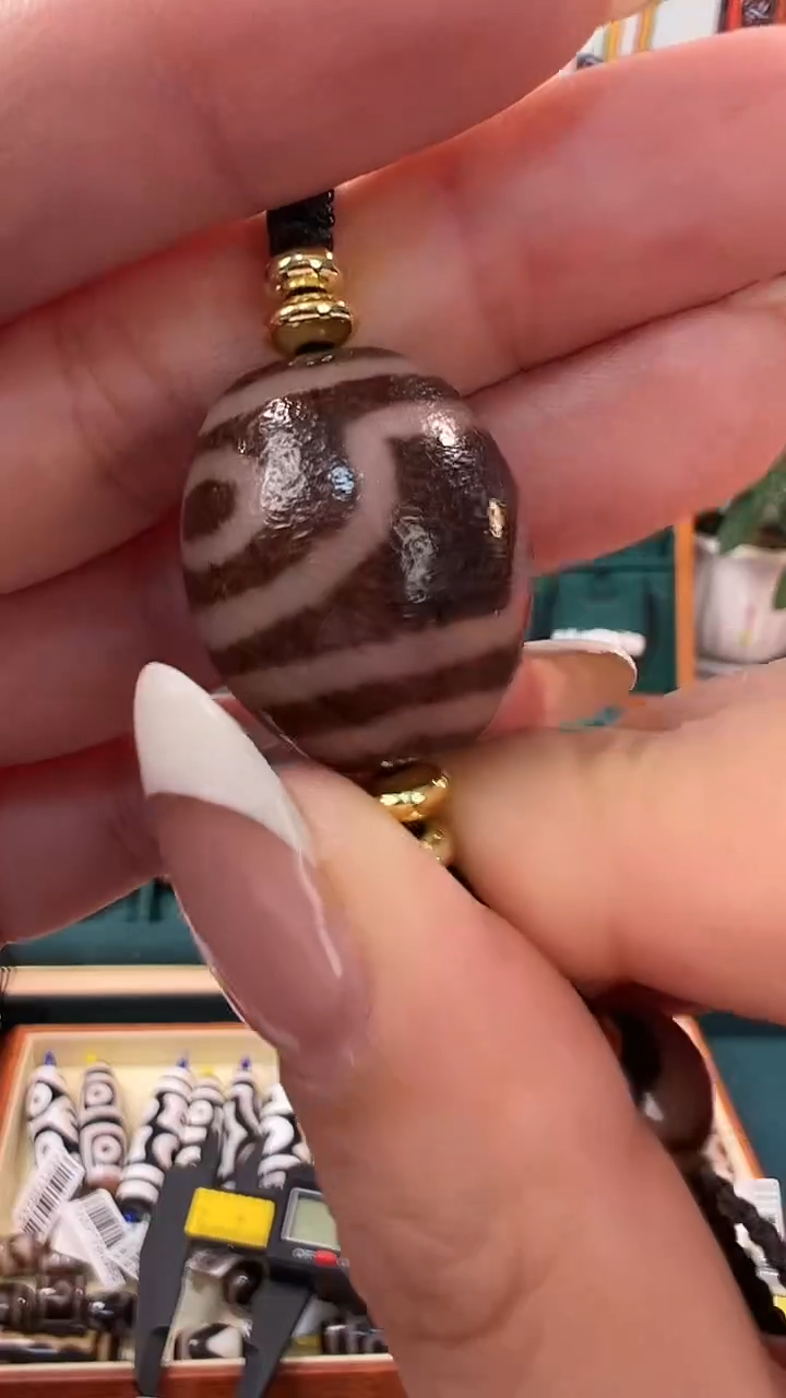 玛瑙/玉髓（覆膜）颈饰合金20.（微瑕）