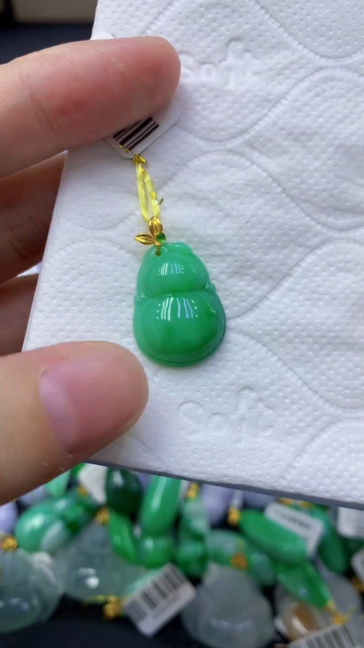 颈饰18K金镶嵌翡翠天然缅甸翡翠A货