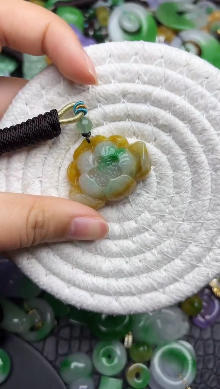 颈饰未镶嵌翡翠缅甸翡翠吊坠