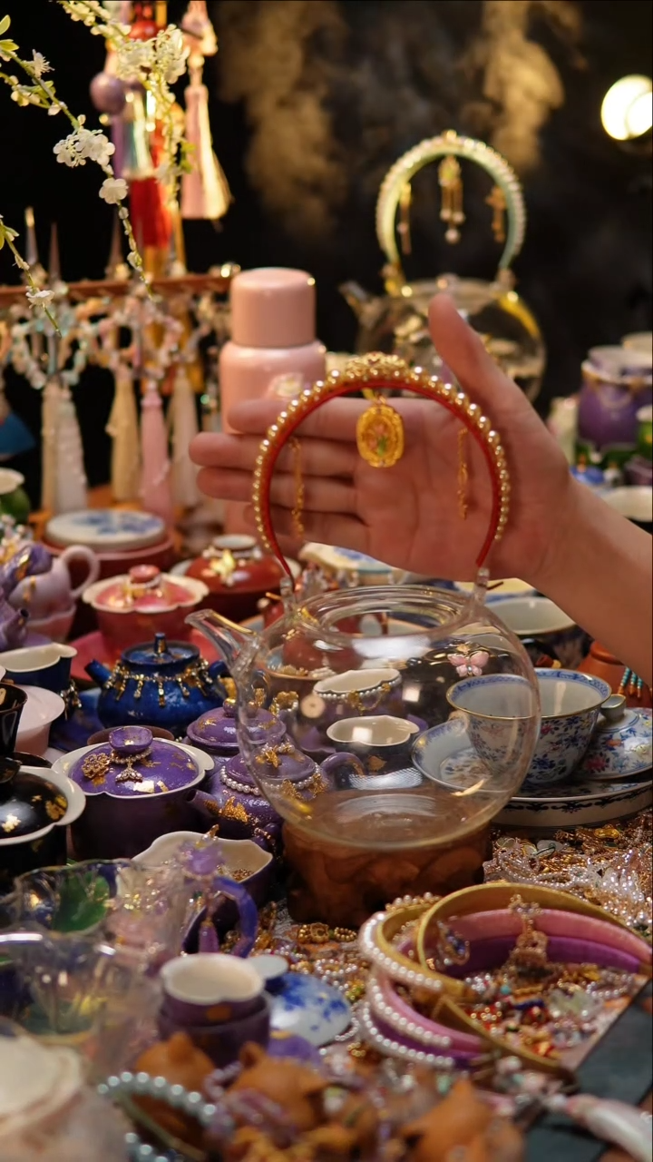 【闪购商品】红金色编织把手天久壶