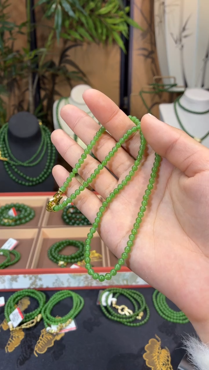 颈饰未镶嵌和田玉（碧玉）4高冰苹果绿无矿锁骨链