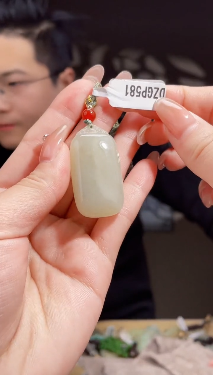 【闪购商品】和田玉颈饰未镶嵌拍一发一