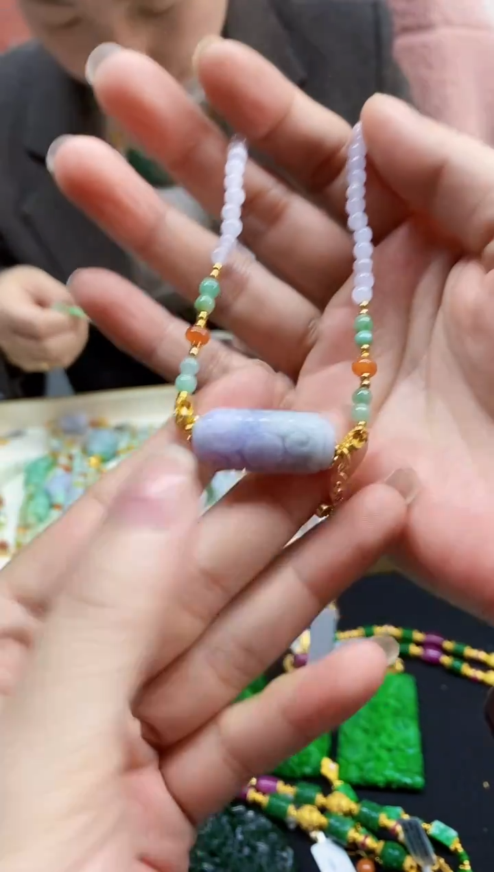 颈饰未镶嵌翡翠吊坠