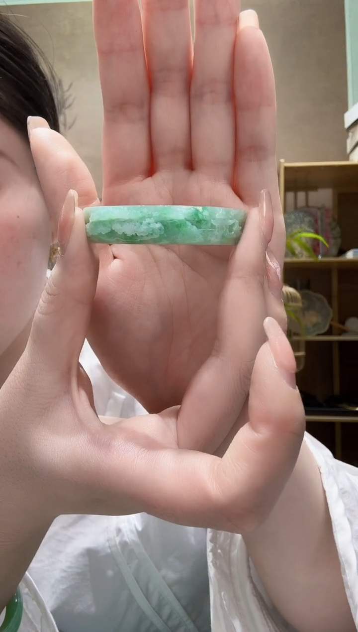 翡翠未镶嵌颈饰手牌