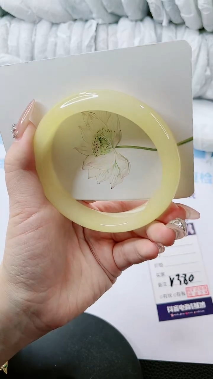 【闪购商品】石英质玉手镯未镶嵌多样性发货V380-66