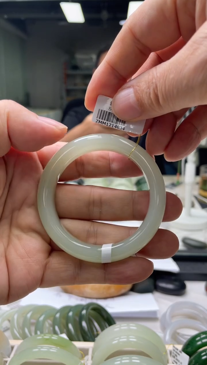 【闪购商品】和田玉手镯未镶嵌编码4034 圈口53-54