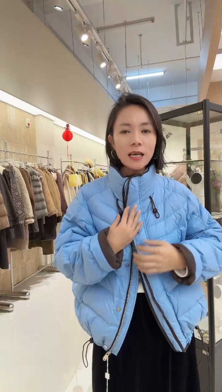 卓约姿色8802蓝色羽绒外套