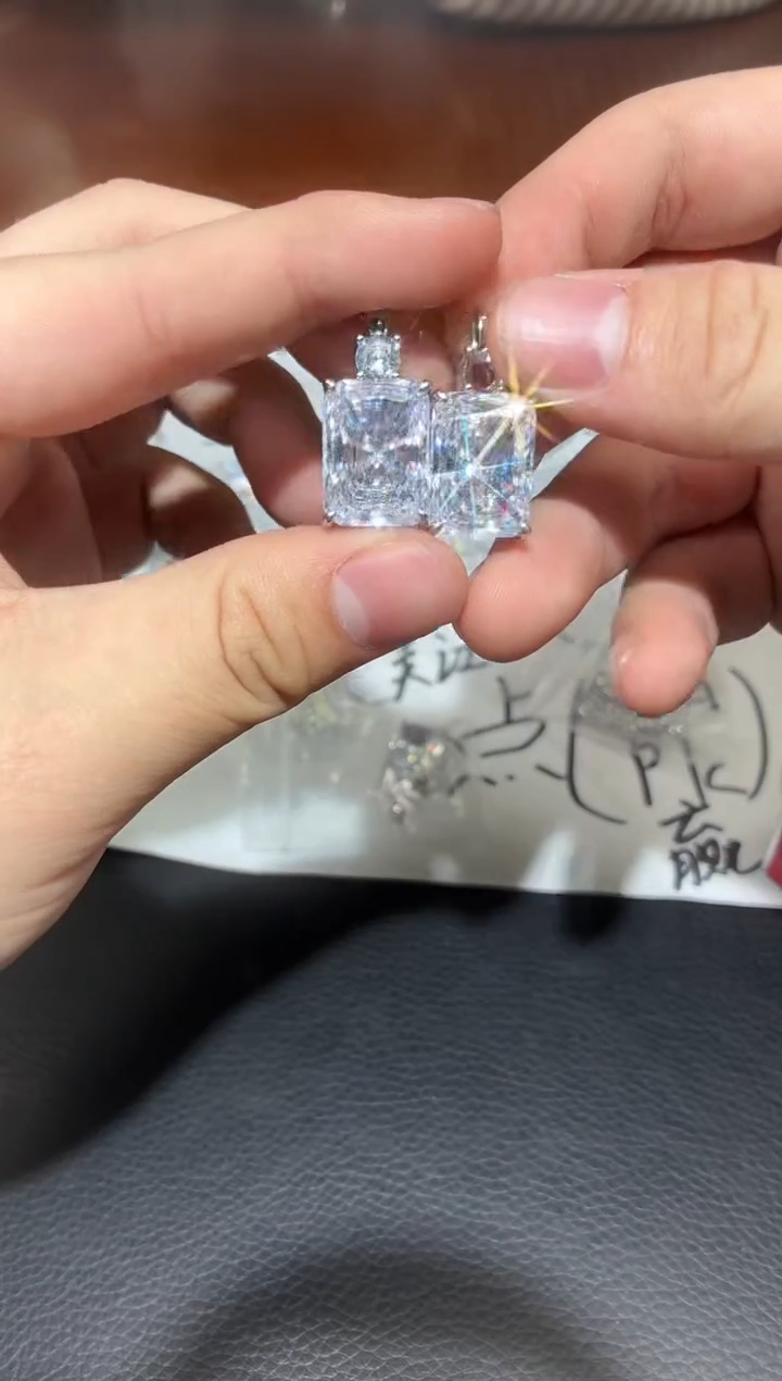 无合成立方氧化锆MM216