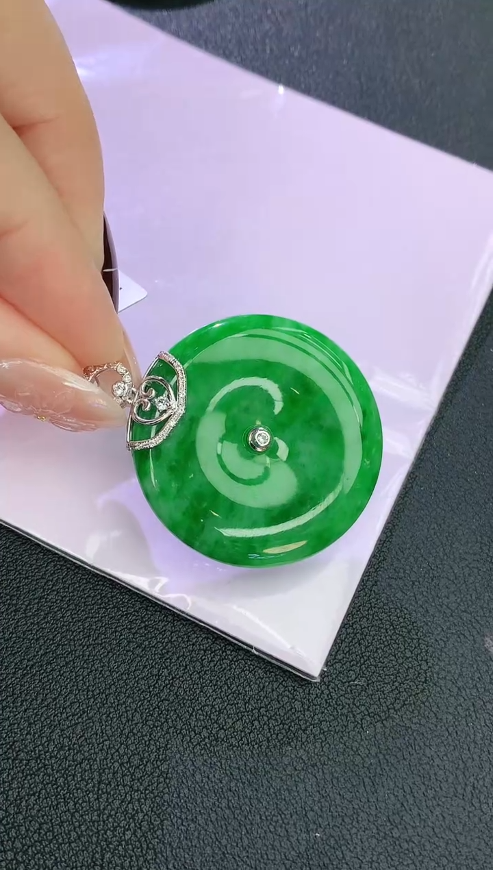 颈饰18K金镶嵌翡翠金****铺赠礼盒证书 麦麦