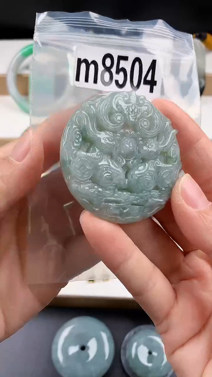 颈饰未镶嵌翡翠天然翡翠吊坠挂件