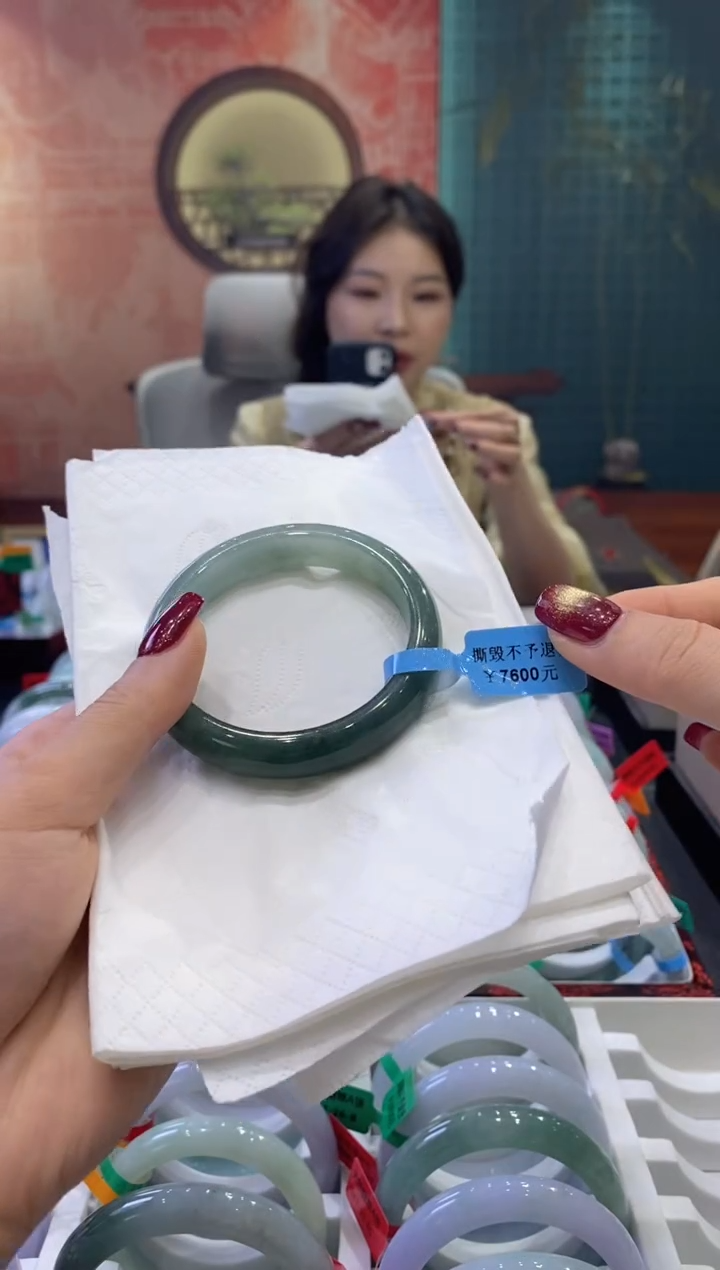 【闪购商品】翡翠手镯未镶嵌多人06126