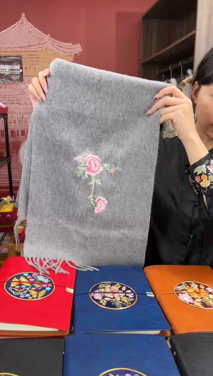 【闪购商品】刺绣100山羊绒苏绣双面绣手工刺绣围巾