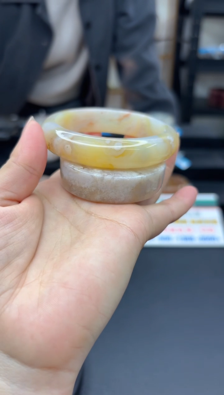 【闪购商品】石英质玉手镯未镶嵌C409(57圈赠送镯心)