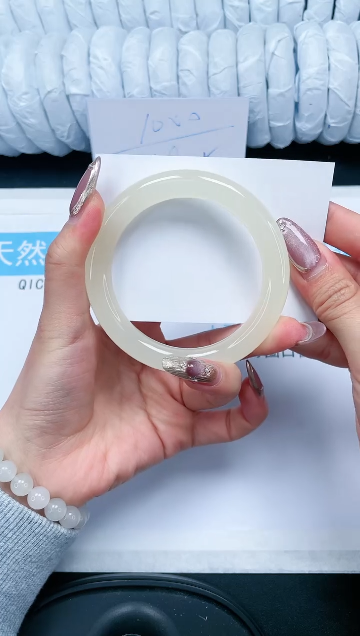 【闪购商品】石英质玉手镯未镶嵌41-57.5