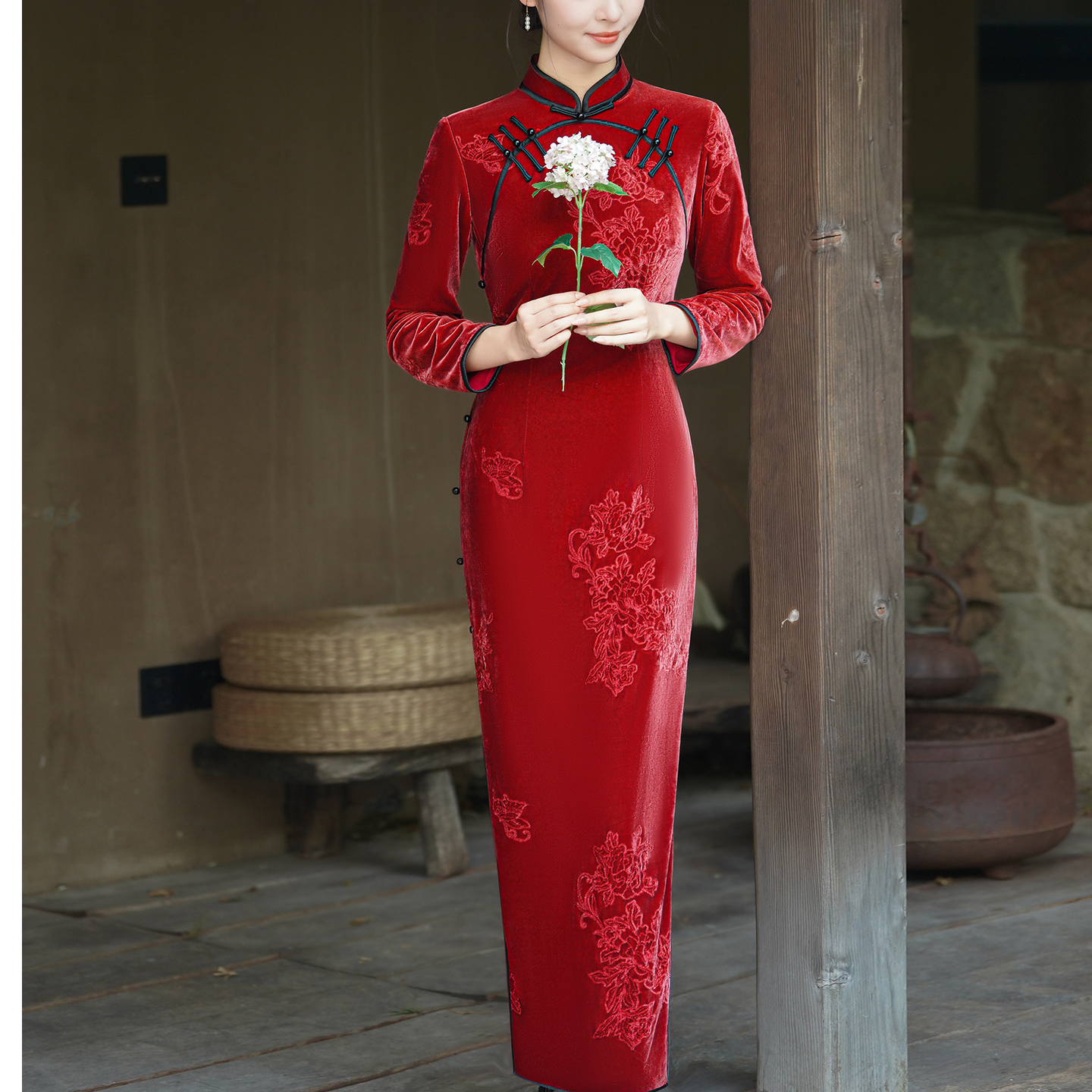 娴馨新中式高端丝绒绣花旗袍女红色冬天结婚新娘敬酒服高级订婚