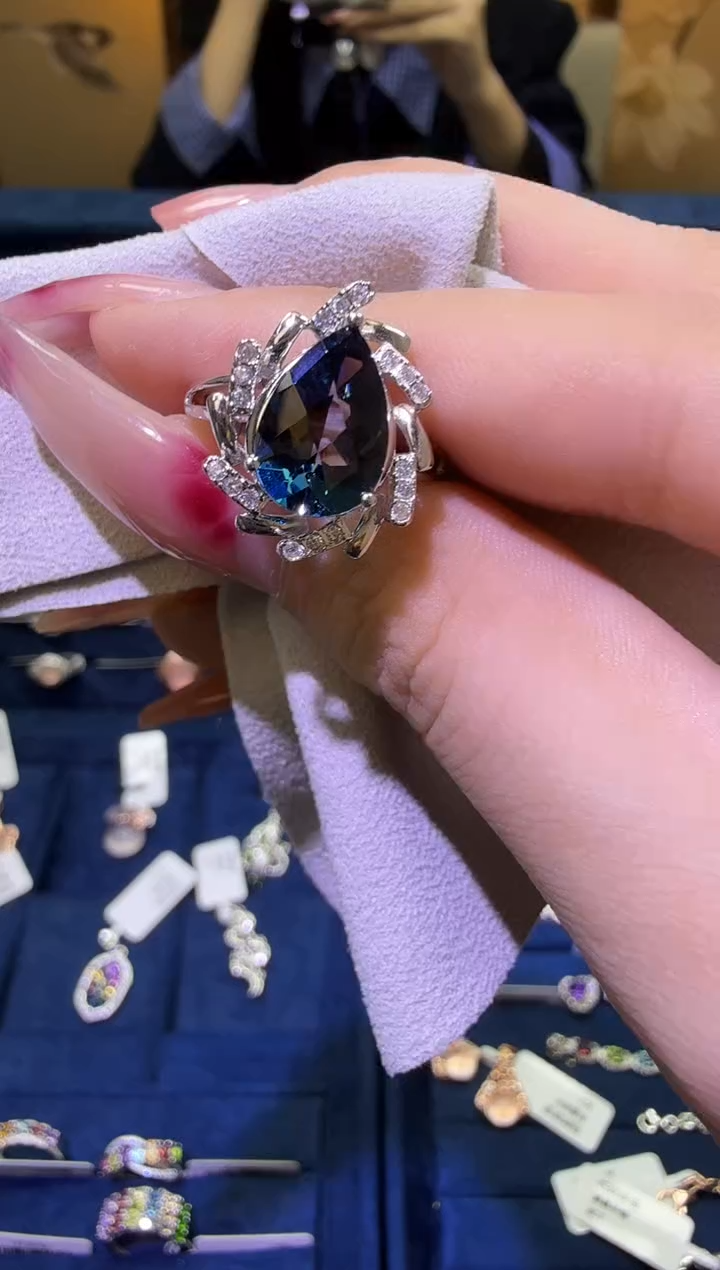 银S925镶嵌戒指托帕石天然宝石