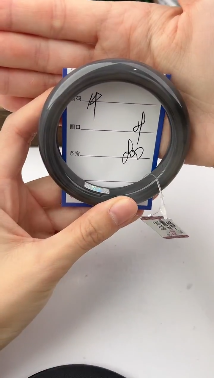 未镶嵌手镯和田玉14颜色微差无瑕疵