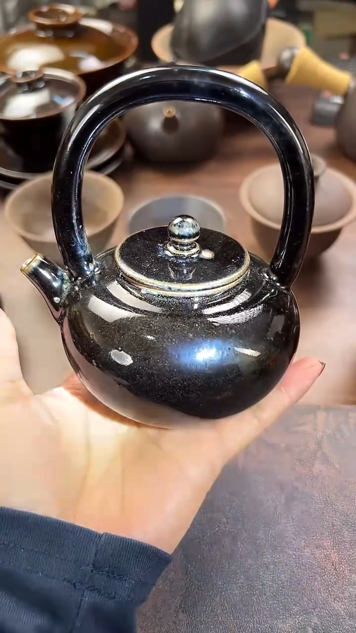 原矿黑釉色的泡茶壶240cc